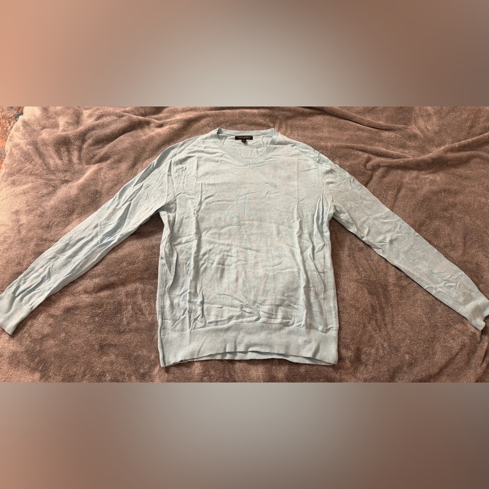 Banana Republic Men's V-Neck Sweater in Light Blue